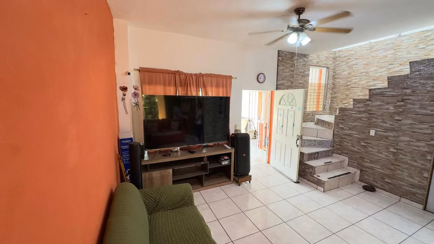 CIUDAD REAL SANTA ANA, CASA DE DOS NIVELES EN PRIVADO ZONA DE PLAZA REAL CON SEGURIDAD - Imagen 6