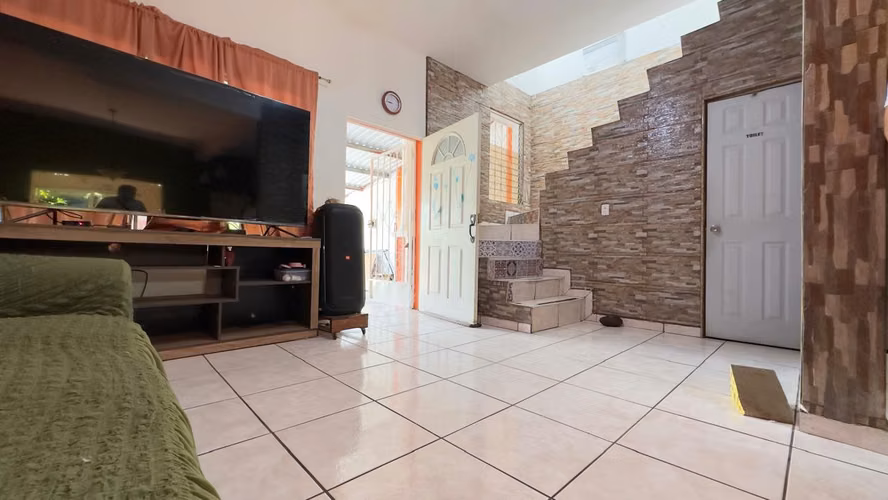 CIUDAD REAL SANTA ANA, CASA DE DOS NIVELES EN PRIVADO ZONA DE PLAZA REAL CON SEGURIDAD - Imagen 5