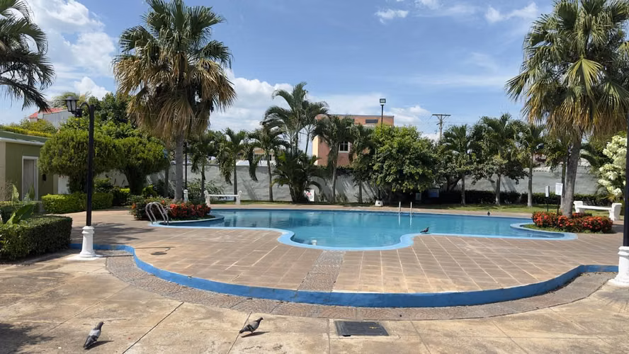 CIUDAD REAL SANTA ANA, CASA DE DOS NIVELES EN PRIVADO ZONA DE PLAZA REAL CON SEGURIDAD - Imagen 3