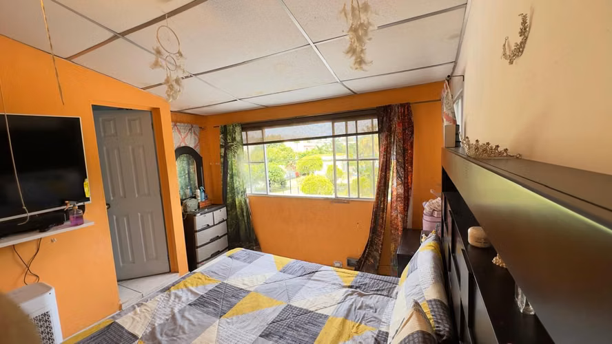 CIUDAD REAL SANTA ANA, CASA DE DOS NIVELES EN PRIVADO ZONA DE PLAZA REAL CON SEGURIDAD - Imagen 17