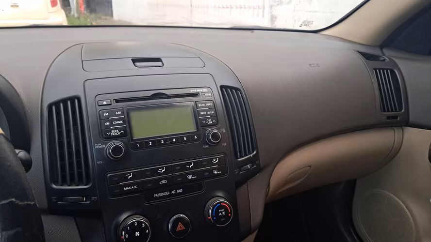 Hyundai Elantra Tourin Standar 