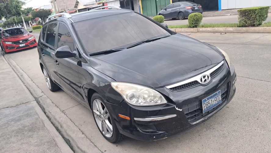 Hyundai Elantra Tourin Standar