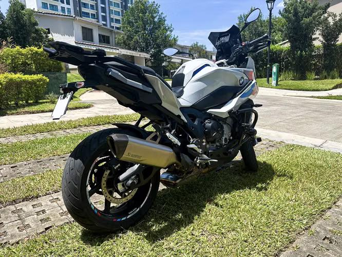 BMW S1000XR