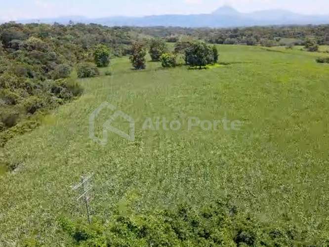 Terreno con vocación habitacional en Ahuachapán