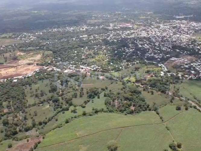 Terreno con vocación habitacional en Ahuachapán