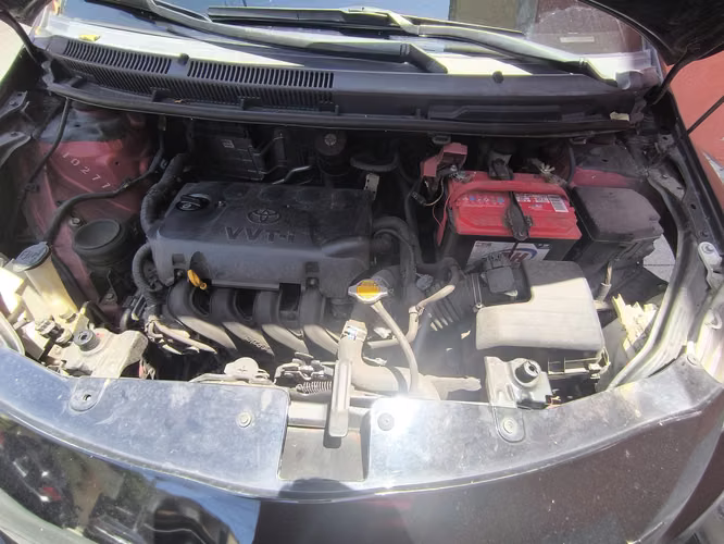 Toyota Yaris 2012 de agencia estandar