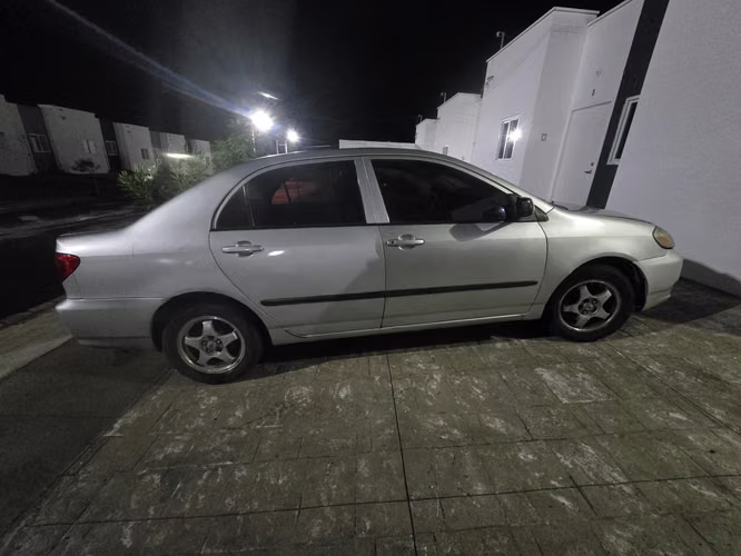 Vendo toyota corolla 2003 Negociable - Imagen 4