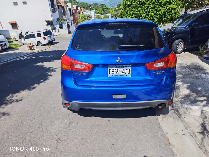 Vendo camioneta Mitsubishi Outlander Sport