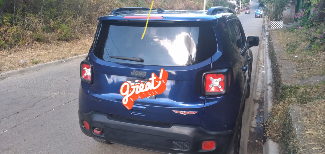 JEEP EENEGADE 4×4 MOTOR 1.3 TURBO 44,600 MILLAS TARGETA A MI NONBRE .