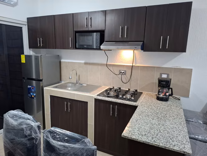 Vendo casa amueblada en ecoterra Santa Ana lista para habitar o para airbnb precio 55,000 negociable agenda tu cita al 7