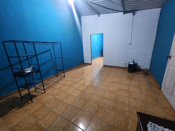 ¡CASA INDEPENDIENTE CON POTENCIAL EN COLÓN!  - Imagen 8
