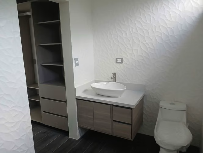 Se Vende Casa Nueva en Residencial Las Luces