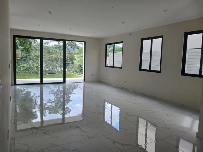 Se Vende Casa Nueva en Residencial Las Luces