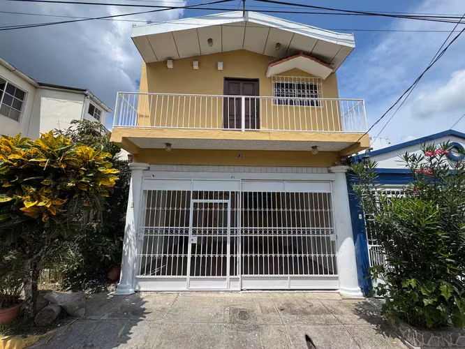 Casa Amueblada | Cerca de Todo | Seguridad 24/7 | Santa Tecla