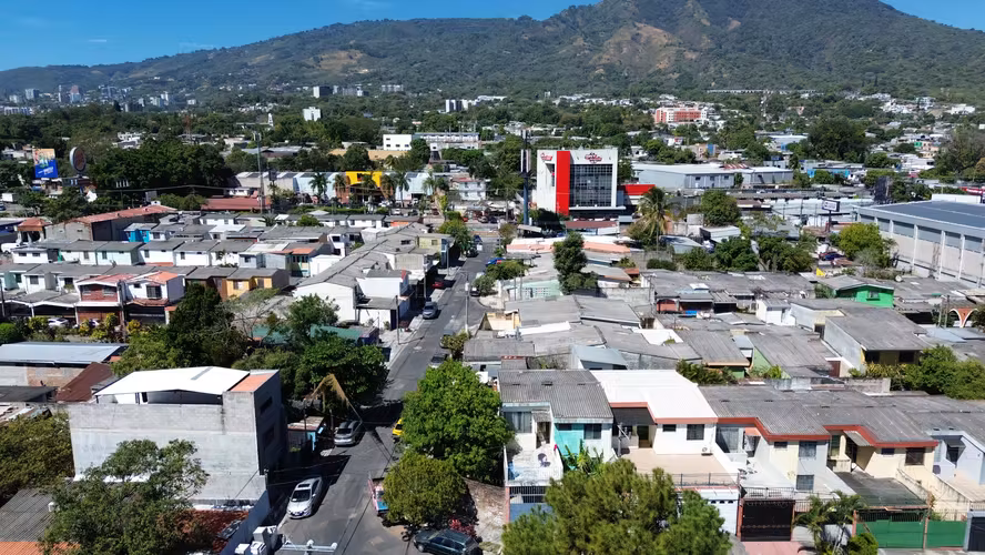 Venta de casa en Privado| San Salvador | Por Boulevard Constitución | 170.41 m2 | 3 | $280k. - Imagen 3