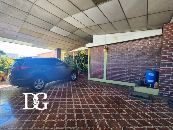 VENDO CASA GRANDE PARA USO COMERCIAL EN CIUDAD MERLIOT