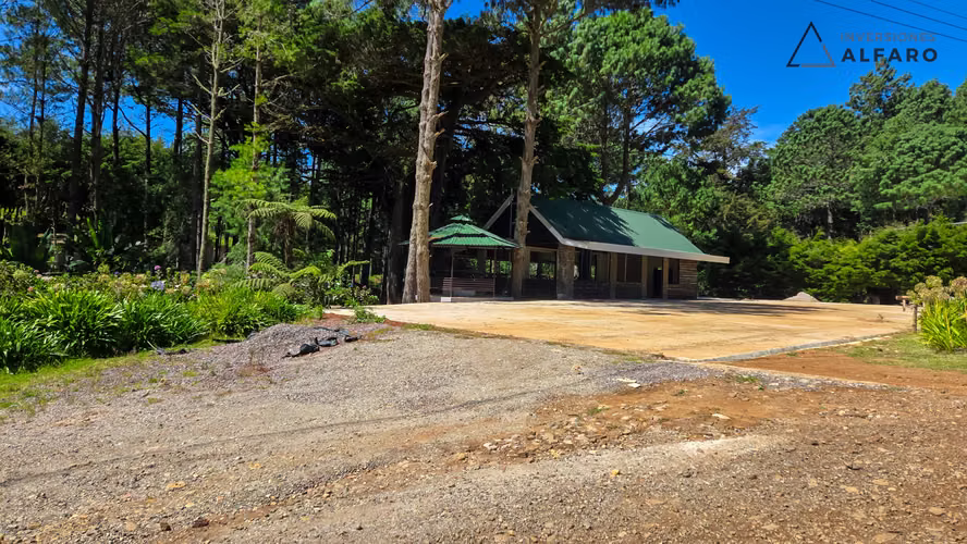 Amplio Terreno de Montaña de 1660 m² en Alpes de San Ignacio