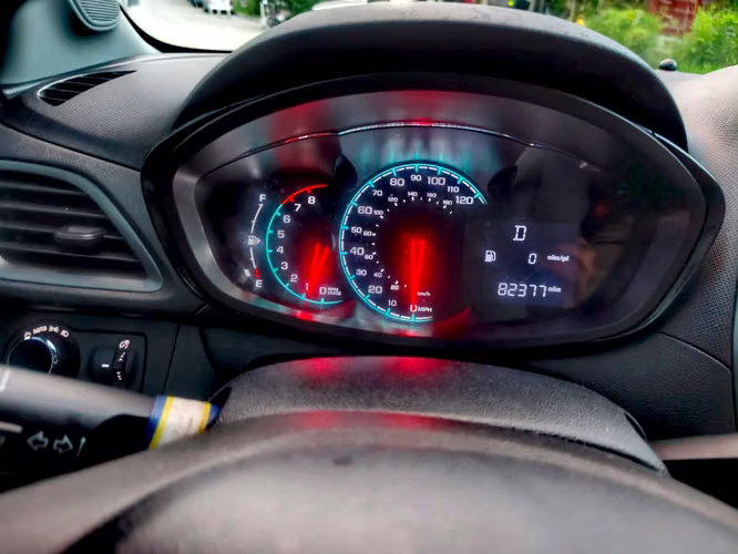 CHEVROLET SPARK  2020 Automático  4 puertas  Motor 1.4 Super Económico  83,000 millas A/C  Pantalla Táctil con Cámara de