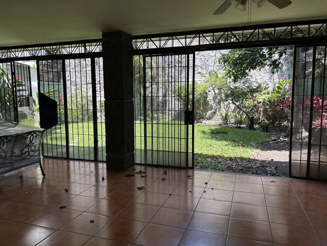 Casa en Venta Cumbres de Cuscatlan, dentro de pluma  - Imagen 9