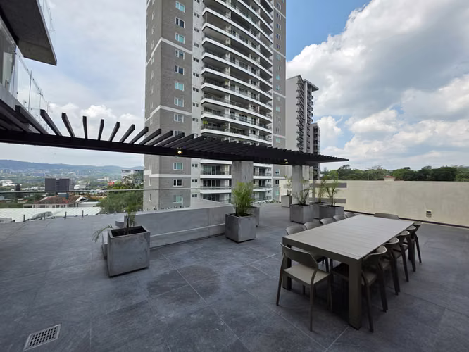 VIVE EN EL CORAZÓN DE SAN BENITO ART HAUS Espectacular apartamento nuevo con vista impresionante a la ciudad