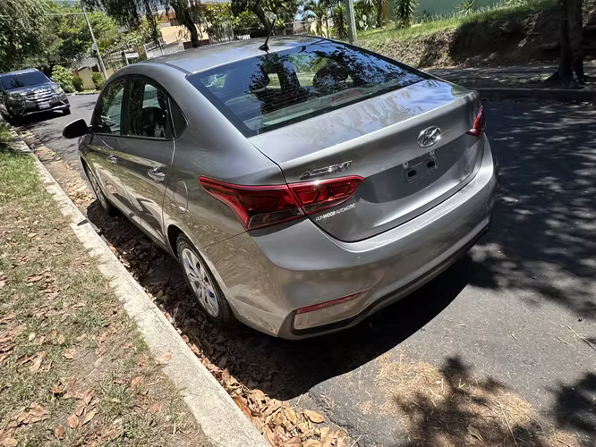 Hyundai Accent 2022 59mil millas