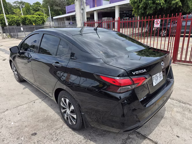 Vendo nissan versa 2020 automatico impecable  - Imagen 5