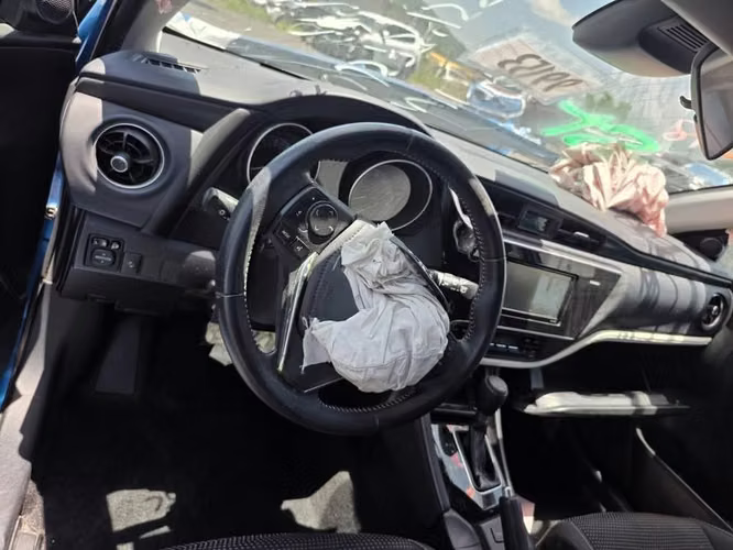 toyota corolla IM 2018
