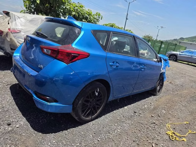 toyota corolla IM 2018
