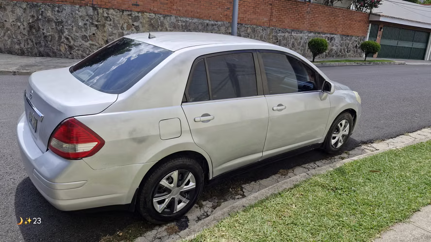Carro en buen estado con su mantenimiento al dia  - Imagen 3