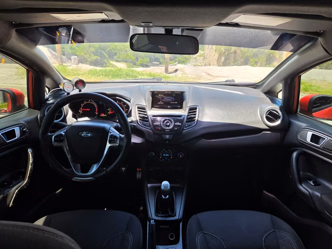FORD Fiesta ST Turbo  (FINANCIAMIENTO DISPONIBLE)