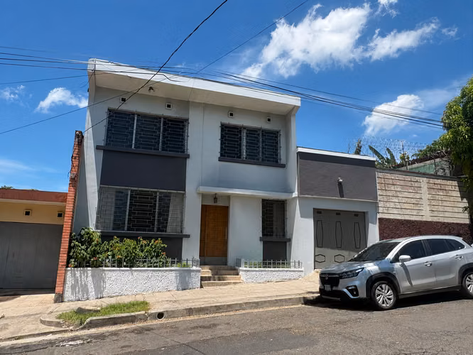 Casa comercial en alquiler | Espacio, ubicación y comodidad para tu empresa - Imagen 2