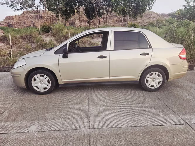 Vendo Nissan Tiida de Agencia 2018 Estandar