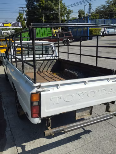 Toyota Hilux 83 Diesel motor 1L