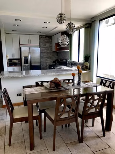 Se Alquila Exclusivo Apartamento Totalmente Amueblado en San Benito | Vista Panorámica - Imagen 3