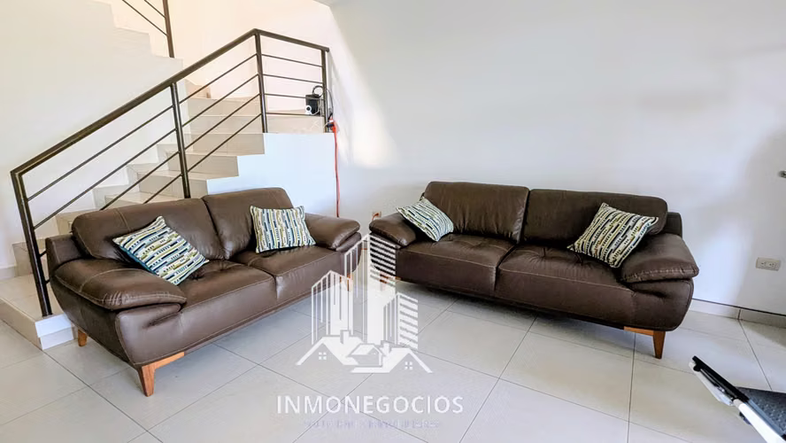 ALQUILO MODERNA CASA CON MOBILIARIO INCLUIDO EN LAS PERGOLAS-ZARAGOZA - Imagen 2
