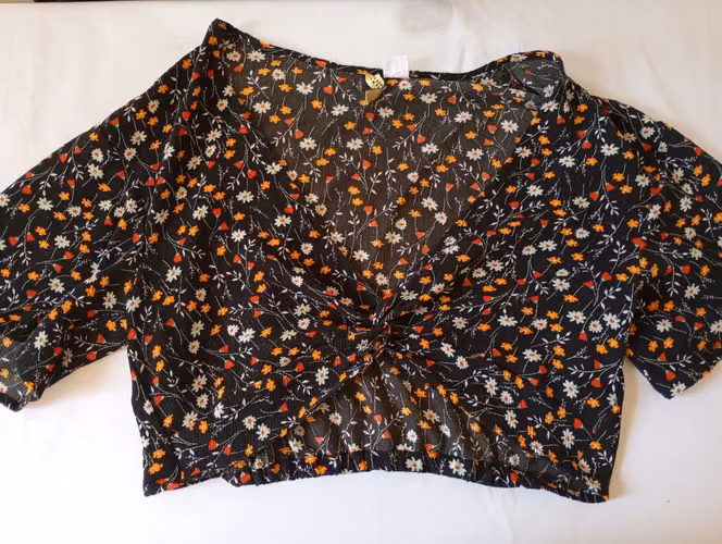 H&M Crop Nuevo Talla S $3.50 - Imagen 2