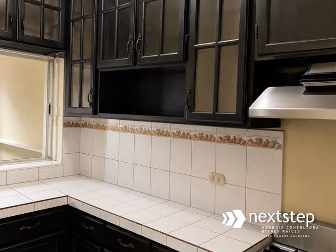 VENDO CASA EN COLONIA BERNAL – RESIDENCIAL METRÓPOLIS, MEJICANOS, SAN SALVADOR - Imagen 7