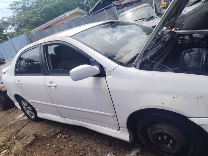 Parte disponibles para Toyota Corolla año 2007 transmisión estándar