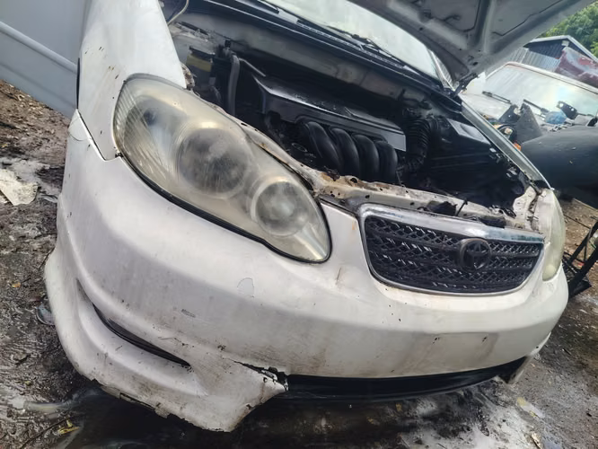 Parte disponibles para Toyota Corolla año 2007 transmisión estándar