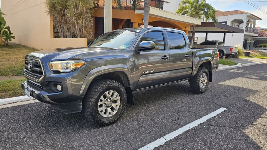  TOYOTA TACOMA SR5 2017 BOLSAS BUENAS 
