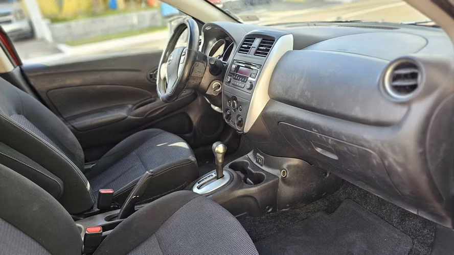  NISSAN VERSA 2018 AUTOMÁTICO BOLSAS BUENAS  - Imagen 7
