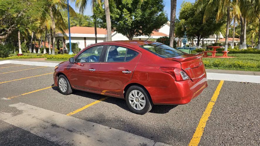  NISSAN VERSA 2018 AUTOMÁTICO BOLSAS BUENAS  - Imagen 5