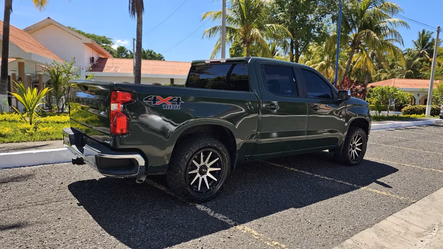  CHEVROLET SILVERADO 2021 AUTOMÁTICO EDICIÓN ESPECIAL 4X4 TURBO DIESEL  - Imagen 11