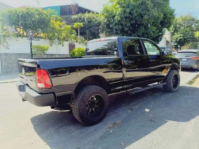 PICKUP DODGE RAM 1500, 2019 4x4, HEMI 5.7 V8 ECO, DOBLE CABINA - Imagen 4