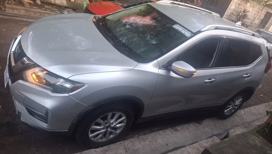 Nissan Rogue 2018 en excelente estado