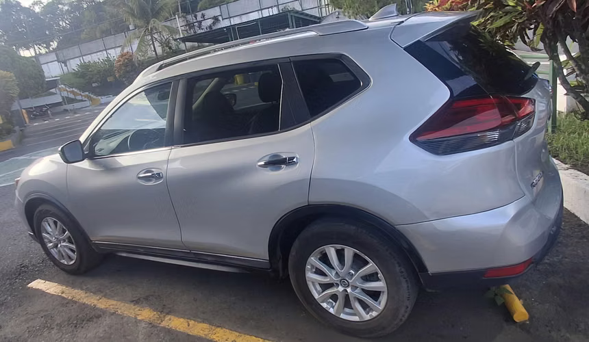 Nissan Rogue 2018 en excelente estado