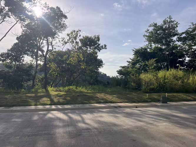 Venta de exclusivo terreno frente al campo de Golf & Resort El Encanto - Imagen 4