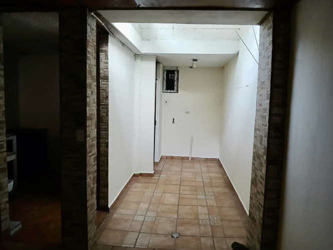 Se alquila casa cerca del estadio cuscatlan  - Imagen 3