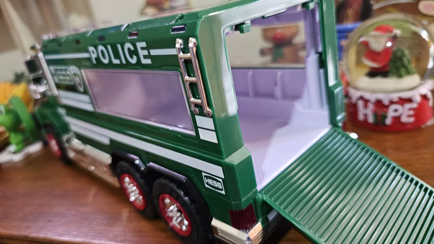 Camión  policía con carrito 