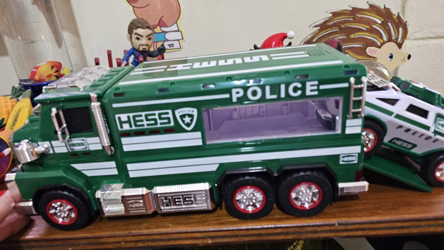 Camión  policía con carrito 